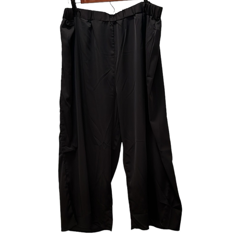 💚#2096 NWOT SHEIN CURVE Blk Goucho Type Pants